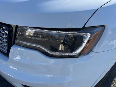 Certified 2022 Jeep Grand Cherokee Laredo X image 28