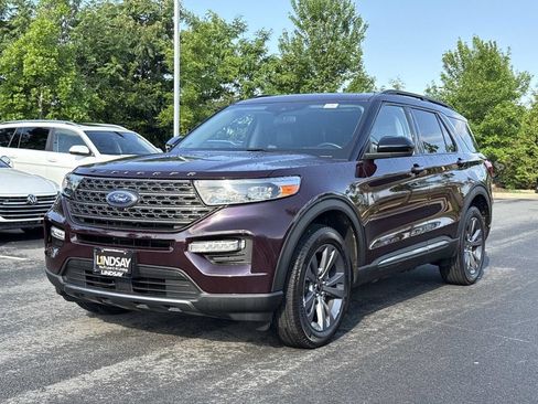 Used 2022 Ford Explorer XLT w/ Equipment Group 202A AWD/4WD image 6