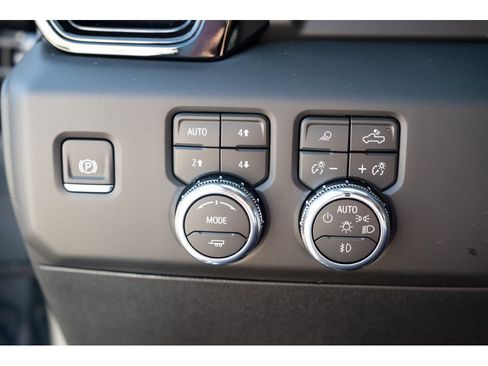 New 2026 GMC Sierra 3500 AT4 w/ AT4 Premium Plus Package AWD/4WD image 31
