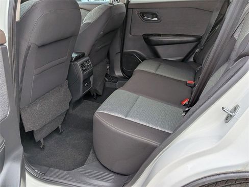 Used 2021 Nissan Rogue SV image 16