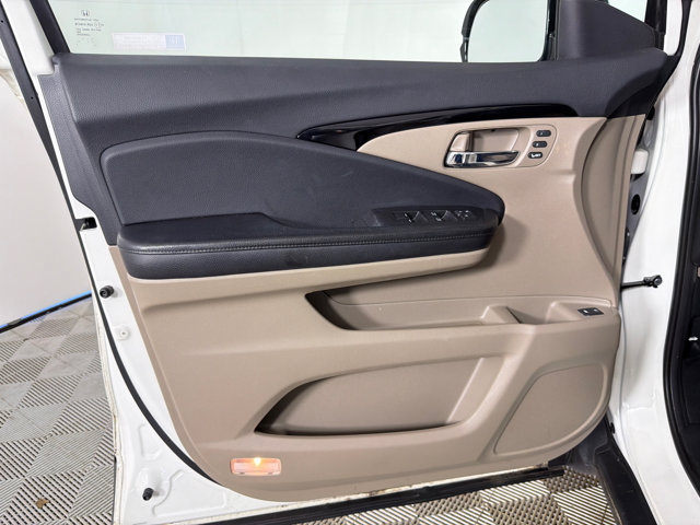 Used 2018 Honda Pilot Touring image 12
