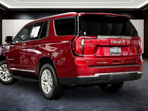 Used 2025 GMC Yukon Elevation w/ LPO, Elevation Black Package AWD/4WD image 4