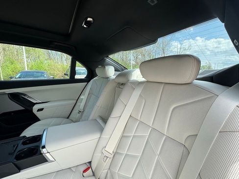 New 2026 BMW 760i xDrive w/ Premium Package AWD/4WD image 21