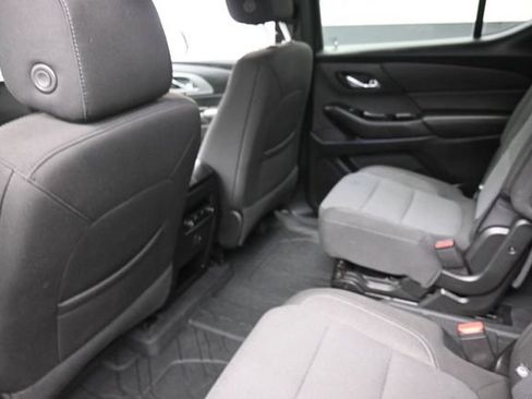 Used 2023 Chevrolet Traverse LT FWD image 25