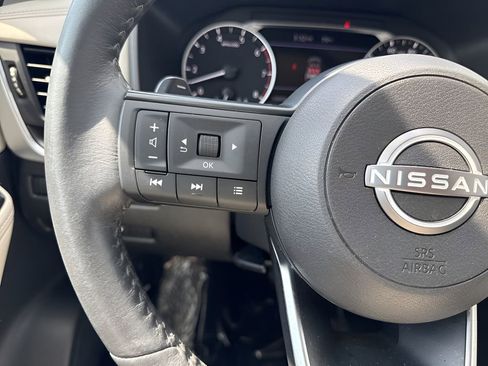 Used 2024 Nissan Rogue SV w/ SV Premium Package AWD/4WD image 15