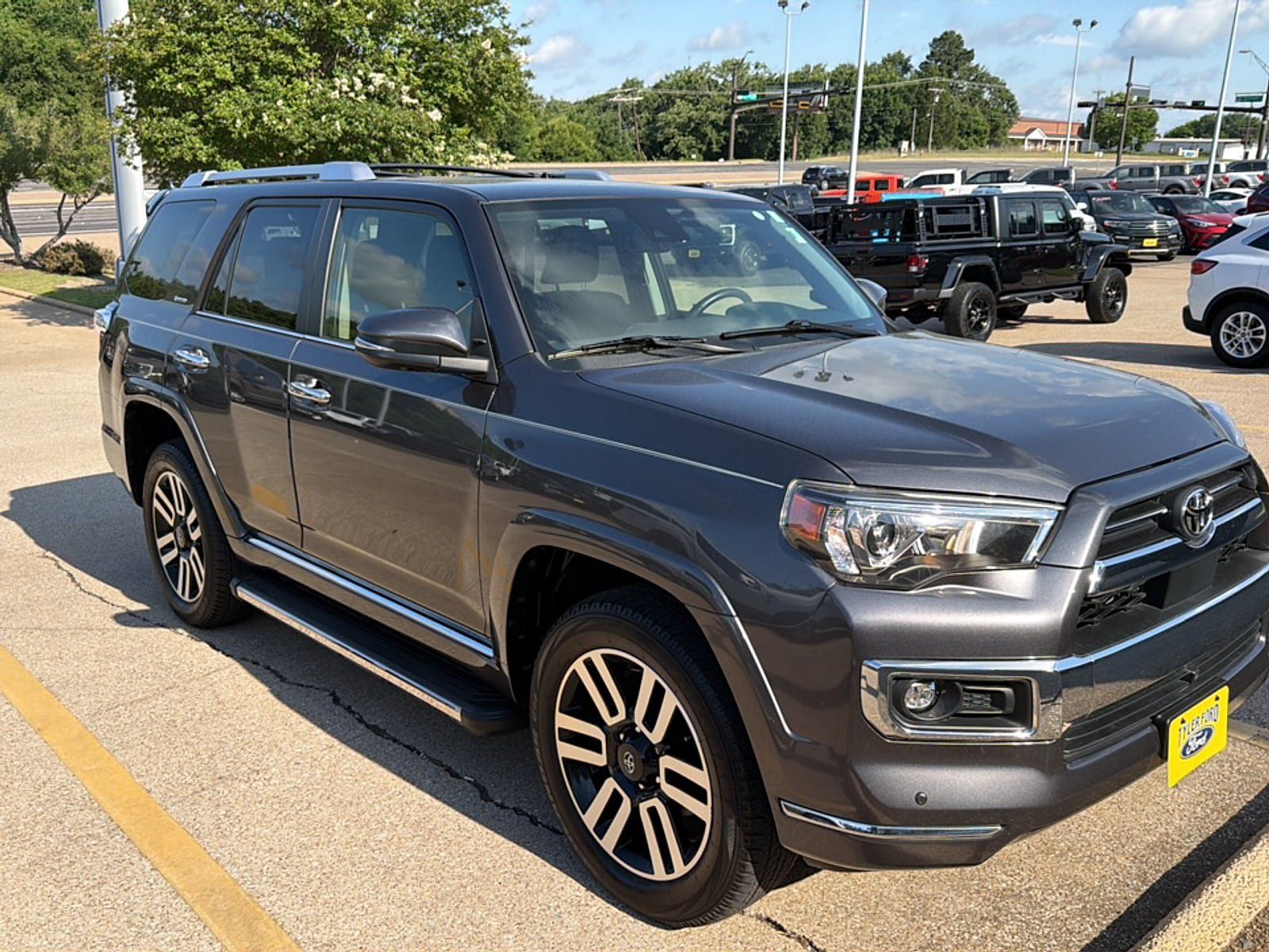 Used 2023 Toyota 4Runner Limited AWD/4WD image 3