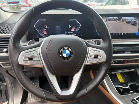 Used 2024 BMW X7 xDrive40i AWD/4WD image 17