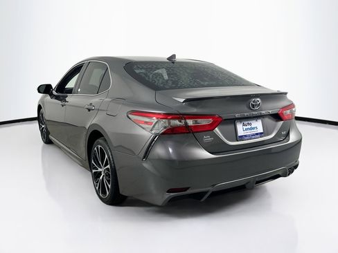 Used 2019 Toyota Camry SE FWD image 7