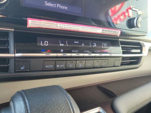 Used 2024 Toyota Sienna XLE image 21