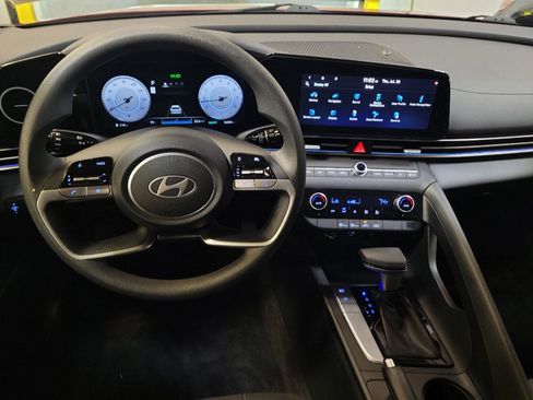 Used 2024 Hyundai Elantra SEL FWD image 22