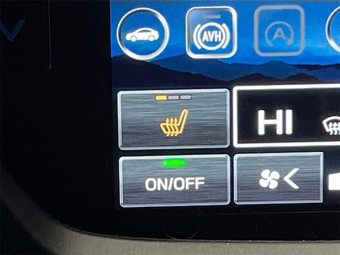 Used 2025 Subaru Forester Limited image 21