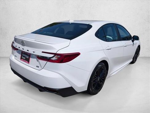 Certified 2025 Toyota Camry SE FWD image 5