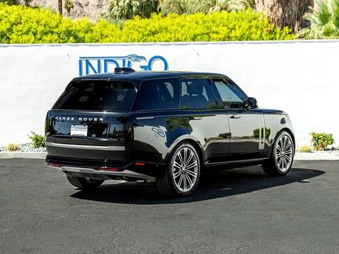Certified 2025 Land Rover Range Rover SE AWD/4WD image 6