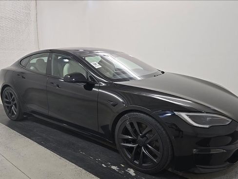 Used 2022 Tesla Model S Plaid image 2