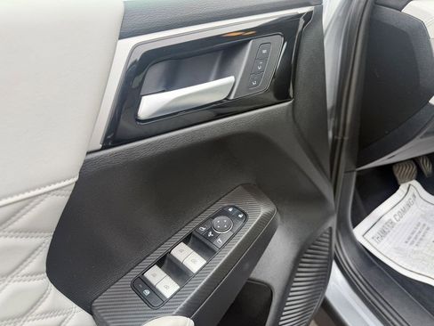 Used 2024 Mitsubishi Outlander SEL AWD/4WD image 10