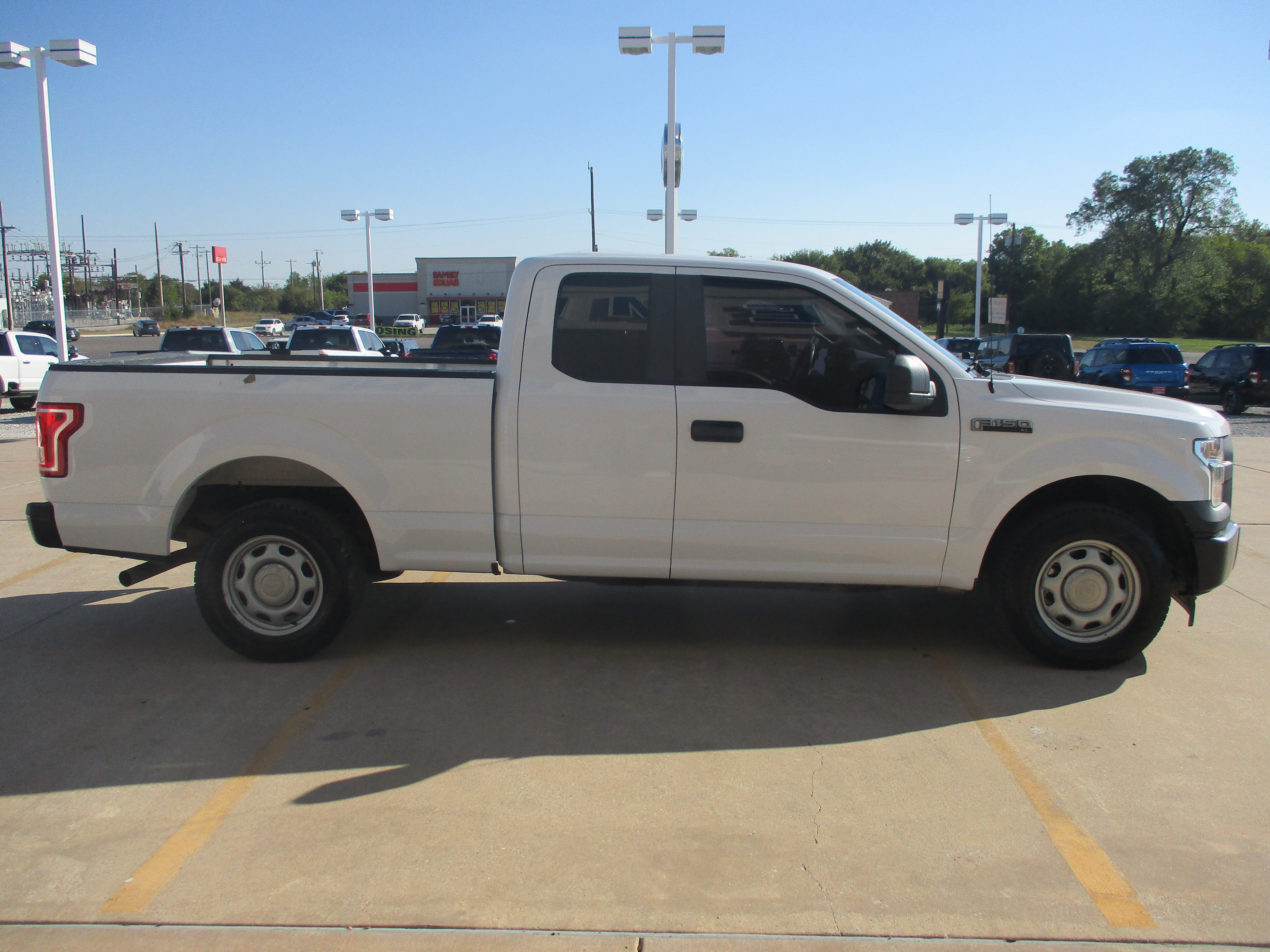 Used 2017 Ford F150 XL w/ Equipment Group 101A Mid RWD image 8