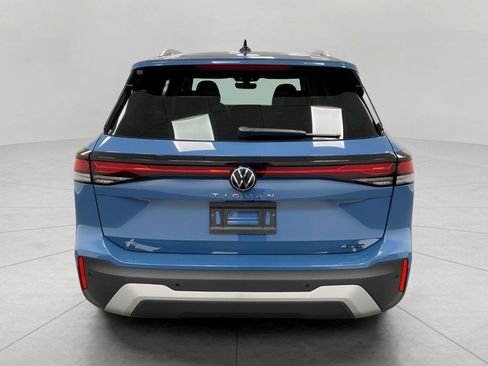 Used 2026 Volkswagen Tiguan SE AWD/4WD image 4