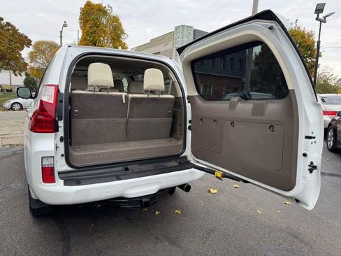 Used 2011 Lexus GX 460 image 30