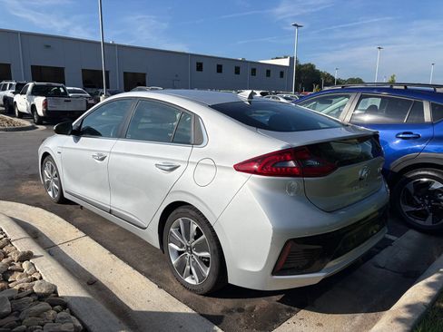 Used 2018 Hyundai Ioniq Limited w/ Limited Ultimate Package 03 FWD image 3