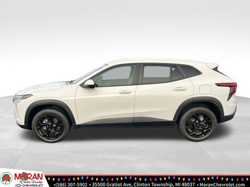 Certified 2024 Chevrolet Trax LS w/ LS Convenience Package image 3