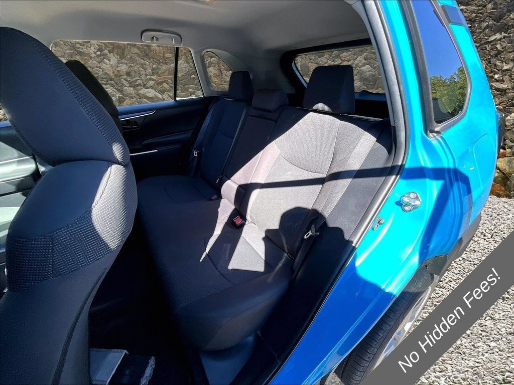 Used 2020 Toyota RAV4 LE w/ All Weather Liner Package AWD/4WD image 23