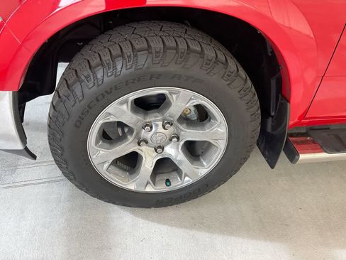 Used 2015 RAM 1500 Laramie w/ Convenience Group image 10