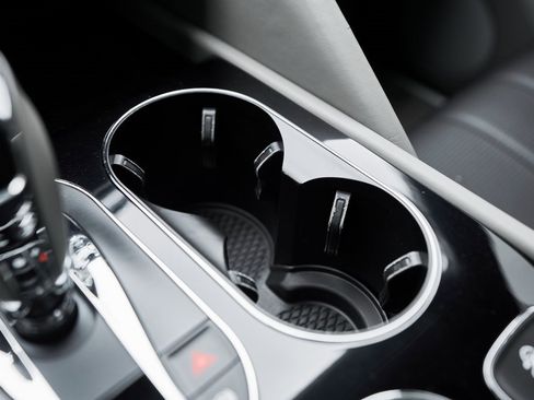 Used 2023 Bentley Bentayga Extended Wheelbase image 68