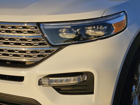 Used 2023 Ford Explorer Limited w/ Equipment Group 301A image 10