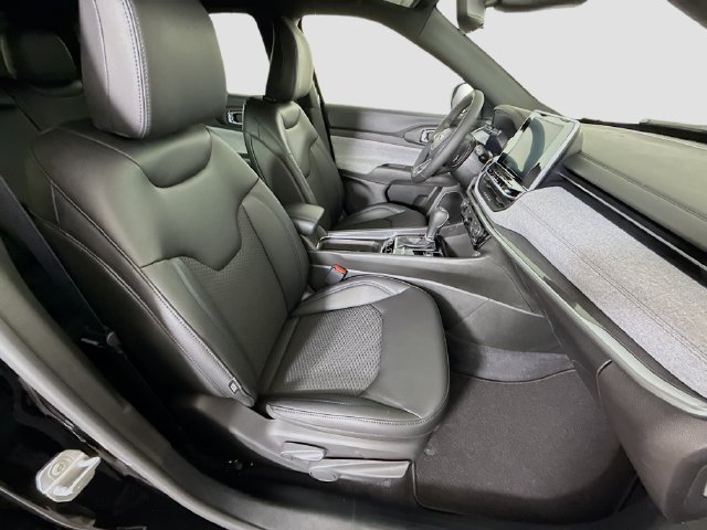 New 2026 Jeep Compass Latitude AWD/4WD image 26