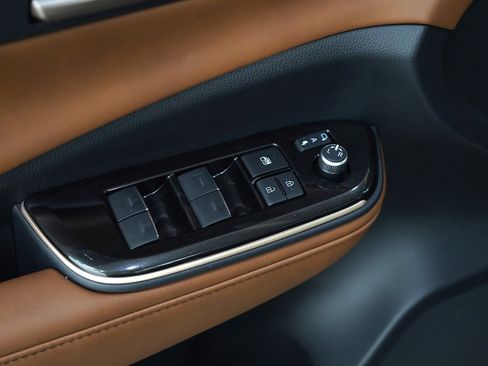 Used 2026 Toyota Crown Limited w/ Advanced Technology Package image 18