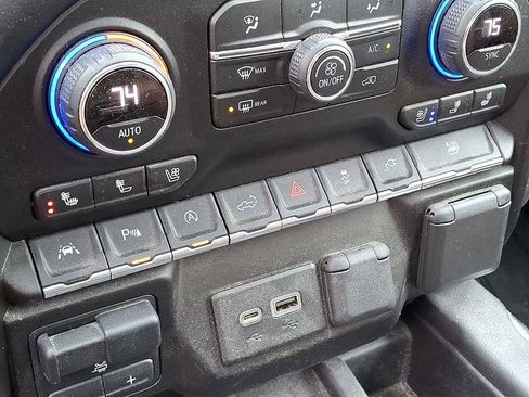 Used 2020 Chevrolet Silverado 1500 High Country w/ Technology Package image 24