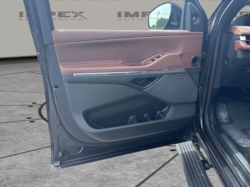 Used 2025 Lincoln Navigator Reserve AWD/4WD image 14