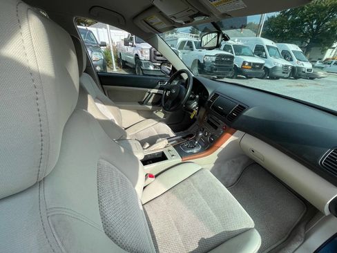 Used 2006 Subaru Outback 2.5i w/ Popular Equipment Group 2B image 28