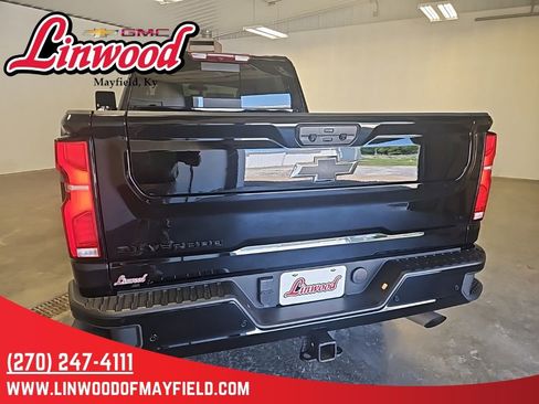 Used 2025 Chevrolet Silverado 2500 LT w/ Trail Boss Package AWD/4WD image 4