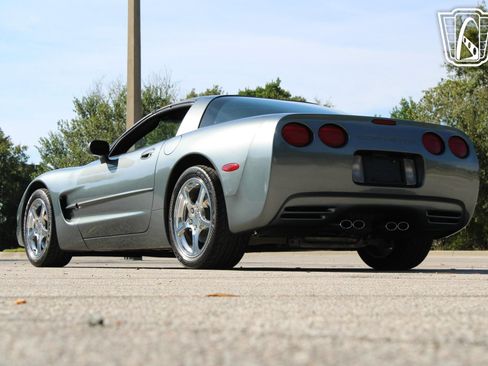 Used 2004 Chevrolet Corvette Coupe w/ Preferred Equipment Group image 11