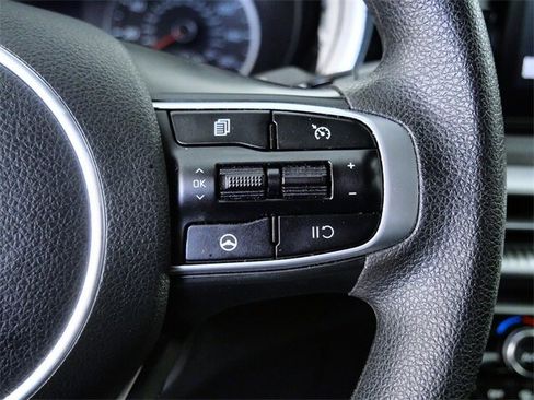 Used 2022 Kia K5 LXS image 24