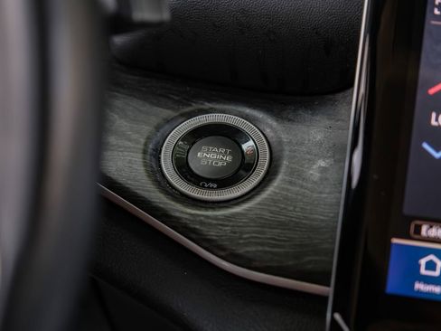 Used 2022 Jeep Grand Cherokee Limited image 28