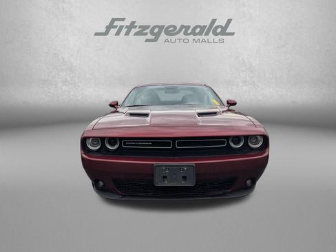 Used 2019 Dodge Challenger SXT w/ Plus Package image 2