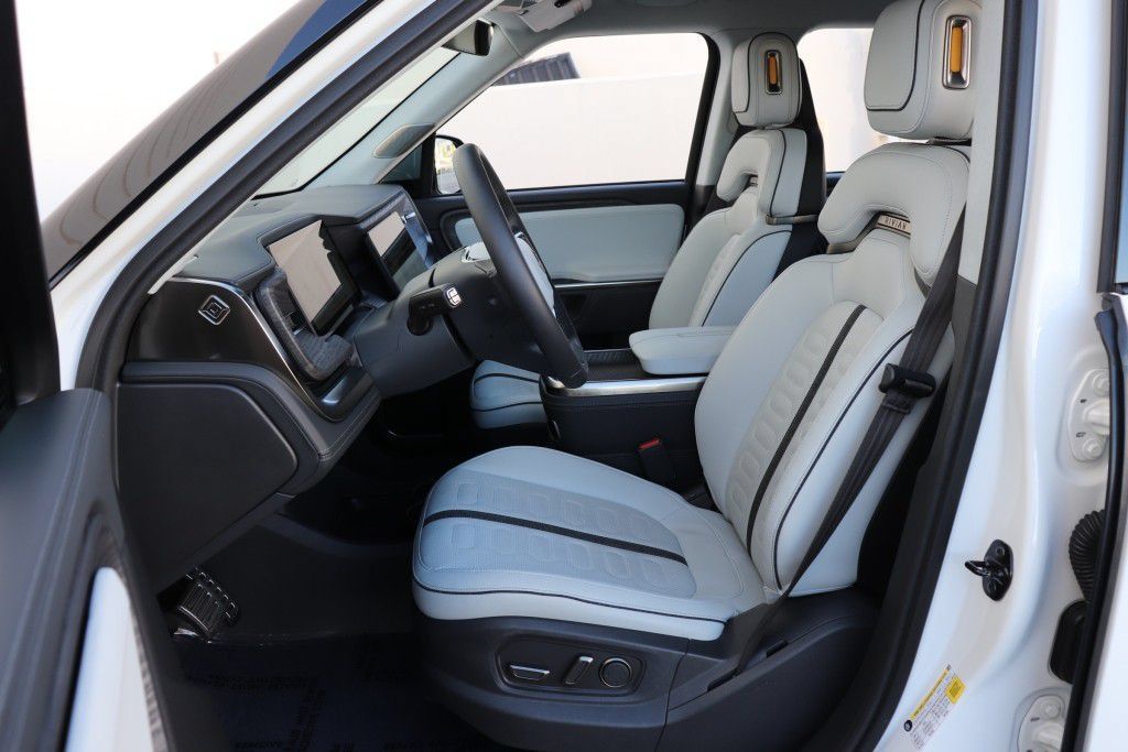 Used 2023 Rivian R1S Adventure Quad AWD/4WD image 17
