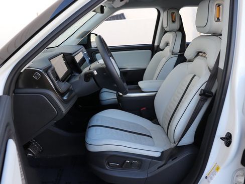 Used 2023 Rivian R1S Adventure Quad AWD/4WD image 17