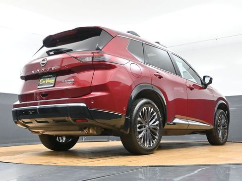 Used 2025 Nissan Rogue Platinum image 57