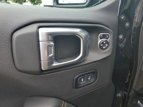 Used 2024 Jeep Wrangler Unlimited Sahara AWD/4WD image 21