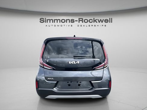Used 2025 Kia Soul LX w/ LX Technology Package FWD image 7
