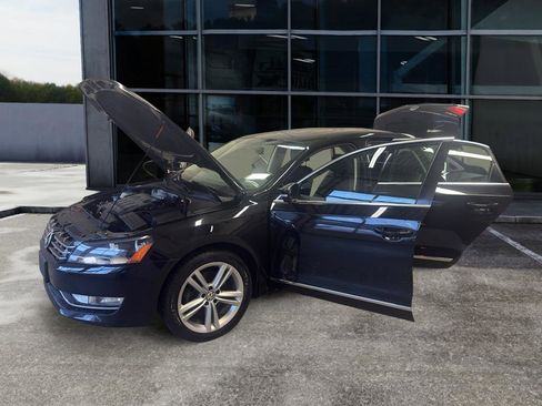 Used 2013 Volkswagen Passat TDI SEL Premium image 9