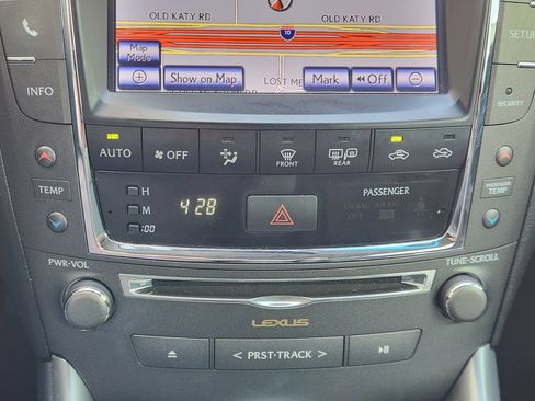 Used 2013 Lexus IS 250C w/ Luxury Pkg RWD image 18