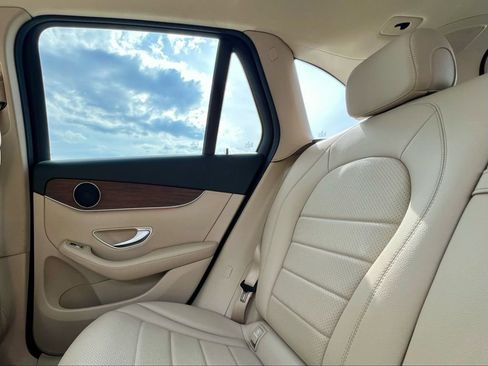 Used 2022 Mercedes-Benz GLC 300 4MATIC image 14