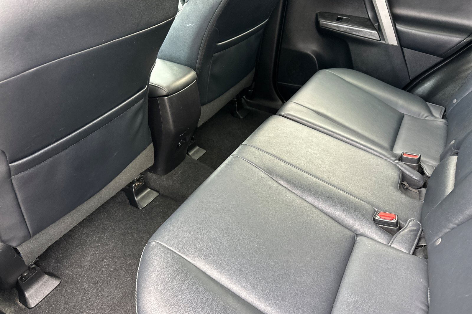 Used 2017 Toyota RAV4 Platinum w/ All Weather Liner Package FWD image 14
