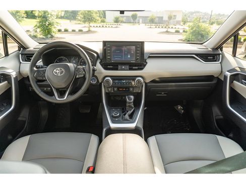Used 2022 Toyota RAV4 XLE Premium AWD/4WD image 20