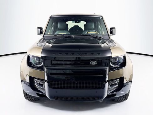 Used 2024 Land Rover Defender 110 X AWD/4WD image 2