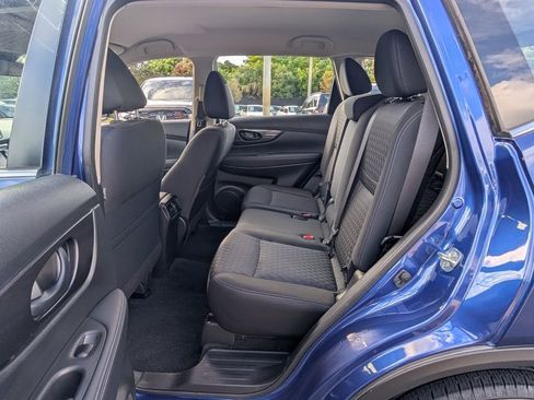 Used 2019 Nissan Rogue S image 12